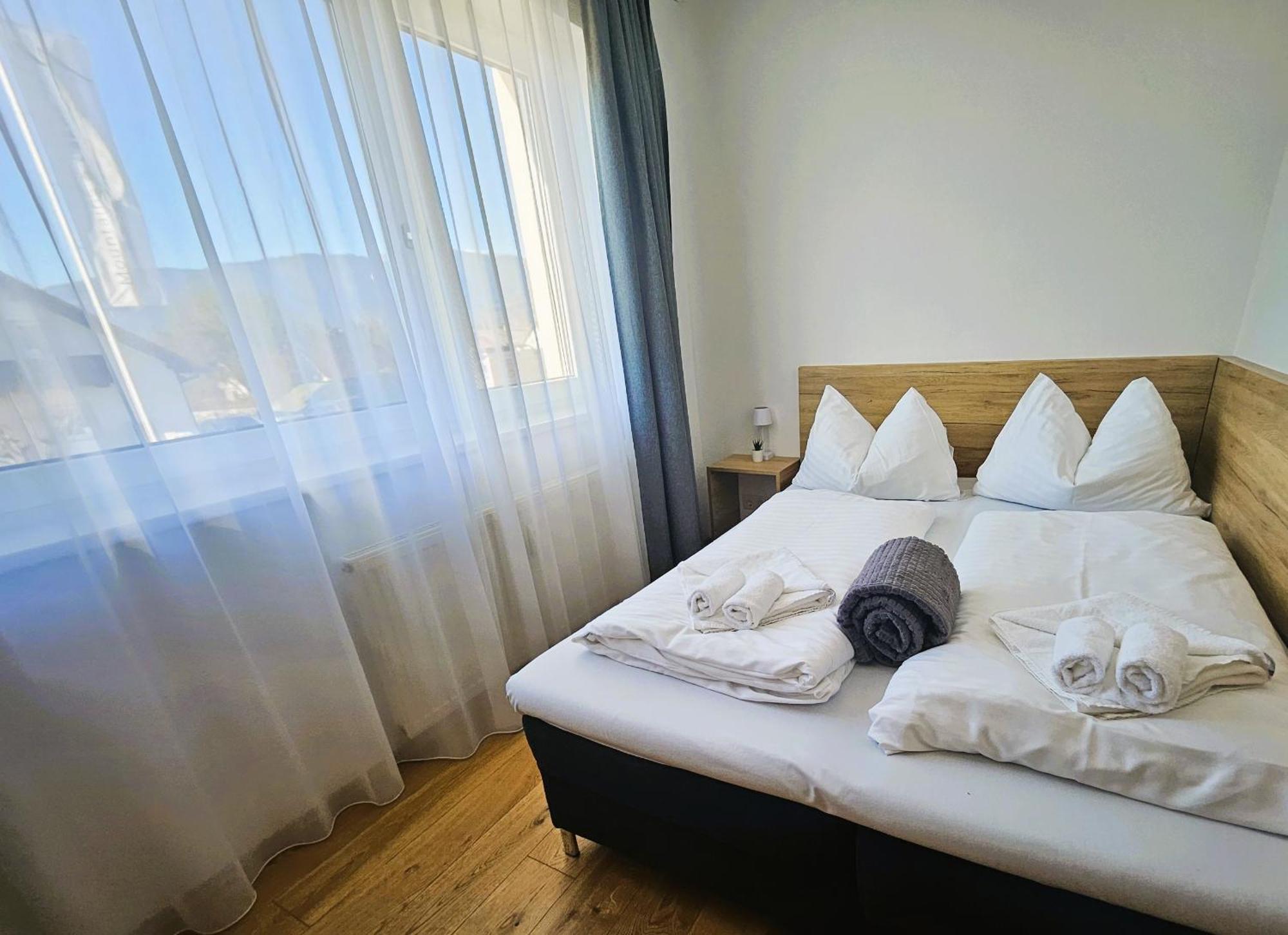 Mountains & Lakes - Chaletdorf & Appartements Villach Exteriör bild